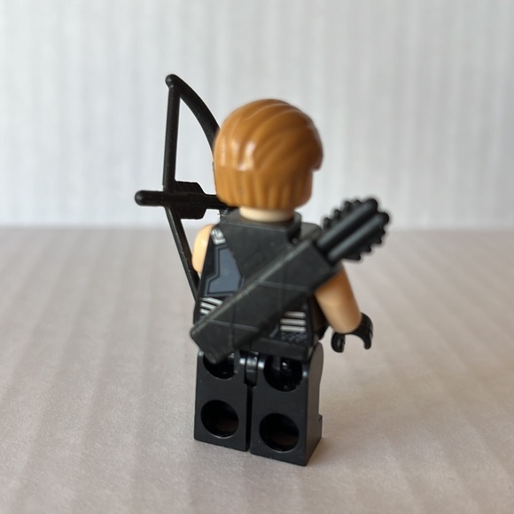 Hawkeye Lego Minifigure - Picture 3 of 4
